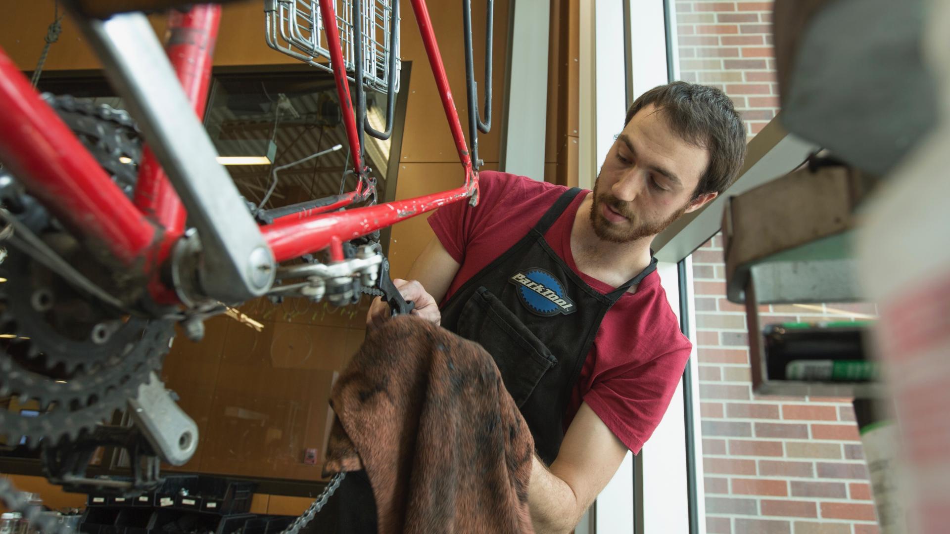 Student works in Bike Shop at the University of Nebraska-Lincoln