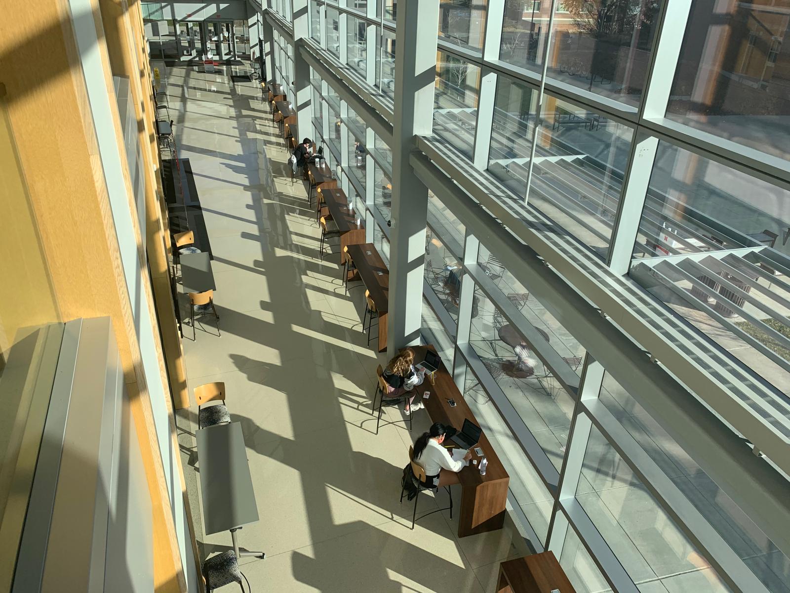 students studying in COB atrium.