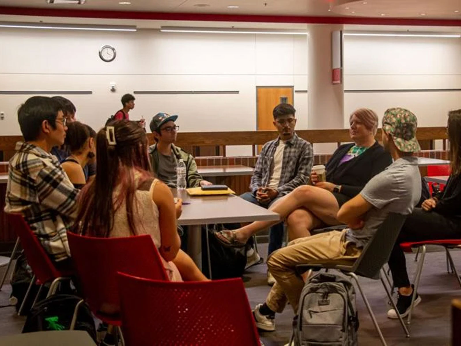 Veronica Riepe talks with students during Coffee Talks at the Nebraska Union on Monday, Oct. 3, 2022 in Lincoln, Nebraska. || Daily Nebraskan
