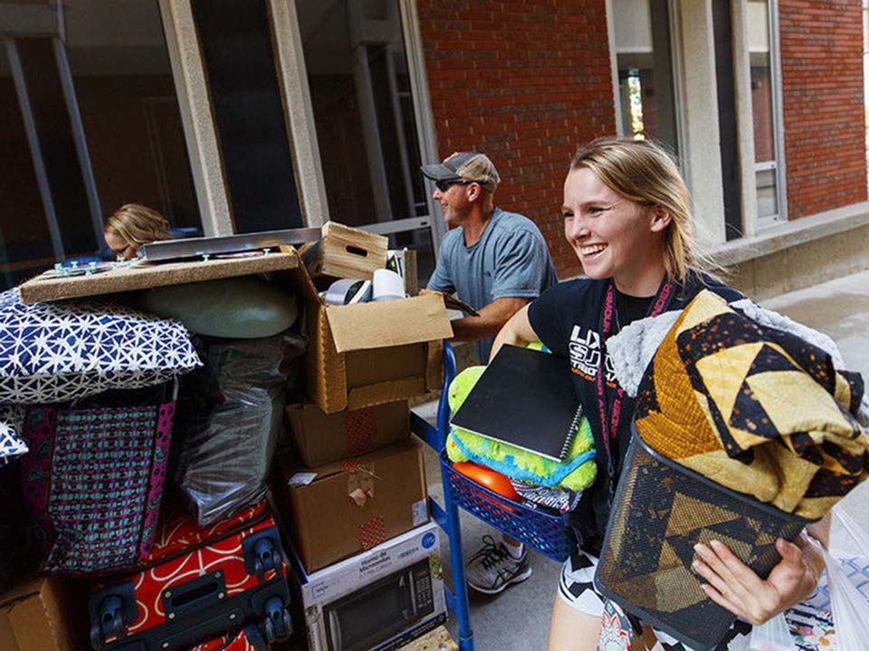 Student moves into University Housing 
