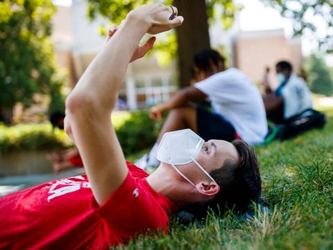 Like free food, Husker spirit, and socially-distanced fun? Head to the Nebraska Union Greenspace on Friday, October 9 for Big Red Rewinds.