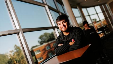 Isaac Perez, a management and data science major. [Katie Black | University Communication and Marketing]