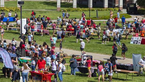 The annual campus Club Fair on grounds of Meier Common. [courtesy image]