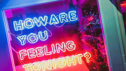 [how are you feeling tonight? | image by xviiizz | unsplash]